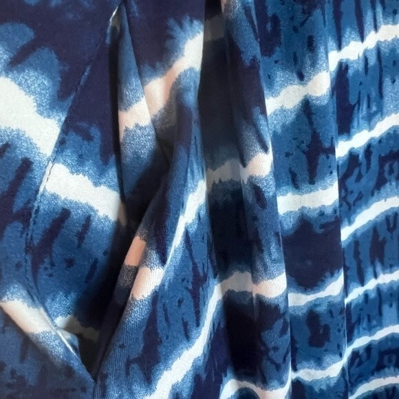 Blue and white tie dye shift dress with pockets size large NWT - Picture 5 of 6